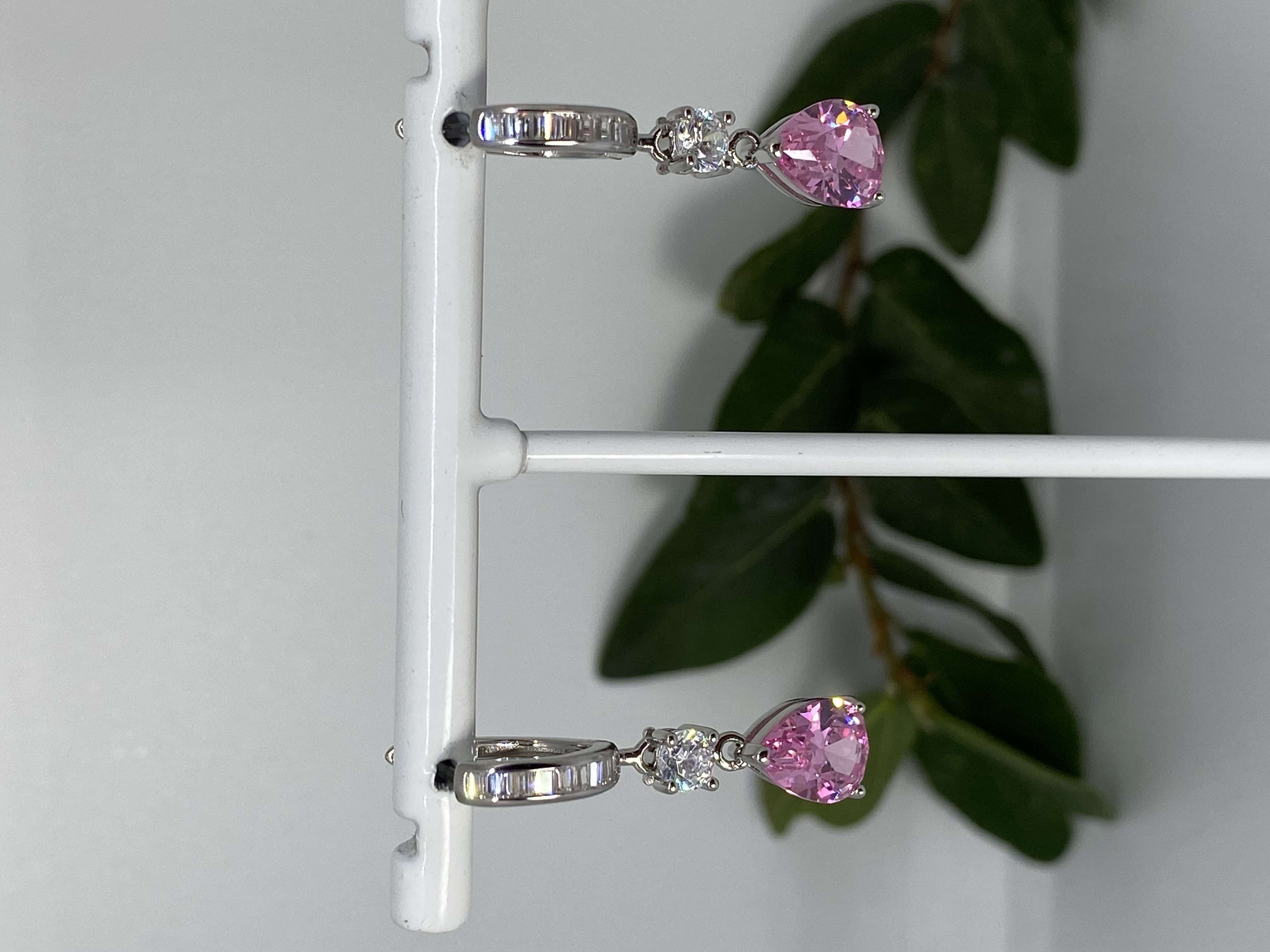 Aretes de Argolla con Colgante Rosado